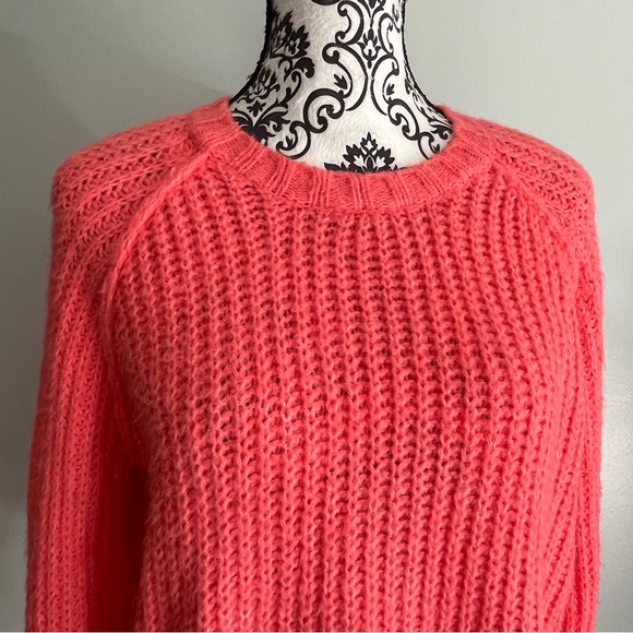 Wild Fable Coral Knit Sweater Crewneck Long Sleeve Women’s Size Small Relaxed - Picture 2 of 6